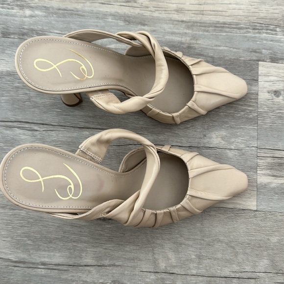 Nude pointed mule heels - Picture 3 of 5